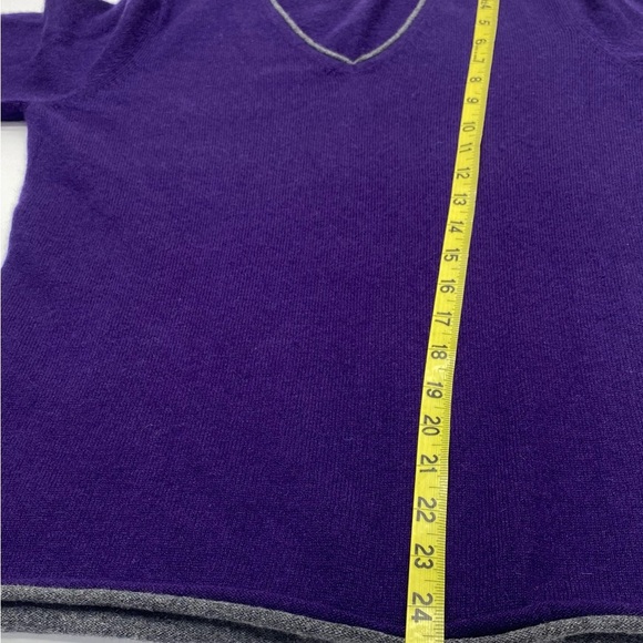 Peck & Peck Women’s Cashmere Purple V-Neck Sweater with Gray Trim Medium - Picture 8 of 11